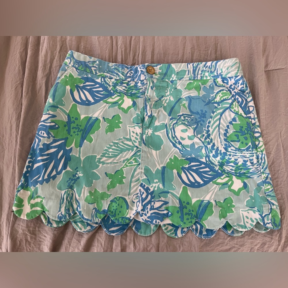 Lilly Pulitzer Skort size 6. EUC
